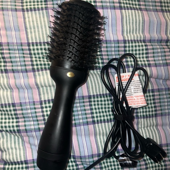 Amika Black Hair Styling Brush - Picture 2 of 3